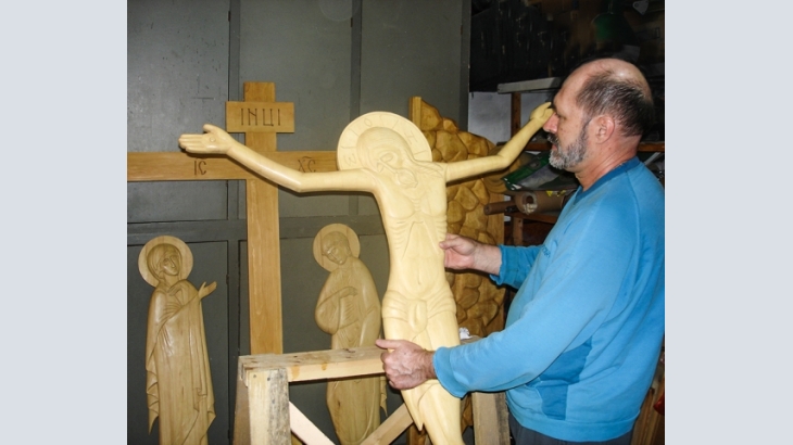 The art of carving on wood, stylish, professional