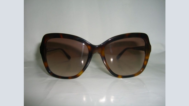 Сонцезахисні окуляри відомих брендів в «Оптиці Якісніх брендів»