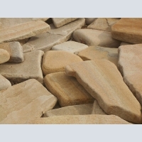 Камень песчаник окатанный 